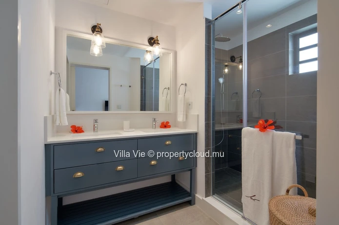 St Antoine - Appartement de 3 chambres avec piscine commune