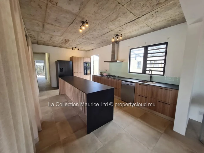 Villa | Tamarin | Close to Schools