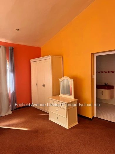 Maison meublée 6 chambres avec piscine à louer à Montagne Ory