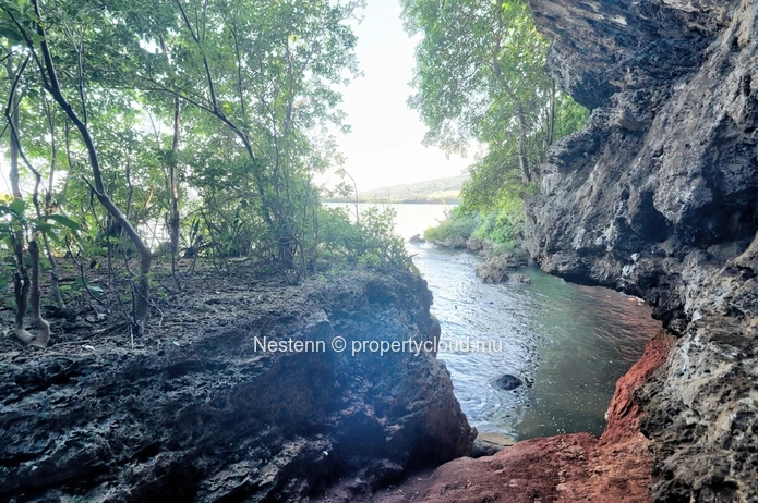  Waterfront plot of land of 44,672 m² with panoramic views of the southern islands.