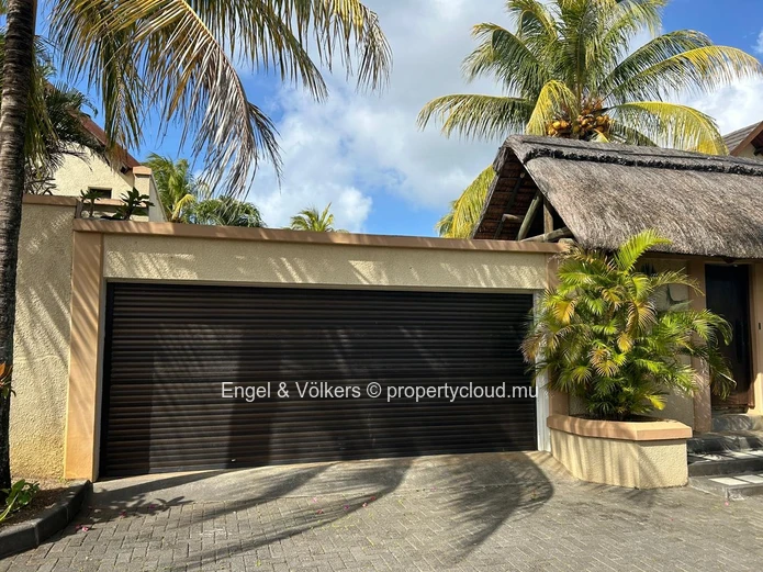 For Rent – Spacious 3-Bedroom Villa with Private Pool in a Secure Residence, Pereybere