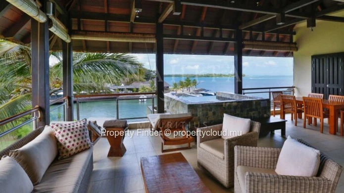 2-Bedroom Apartment with Sea Views