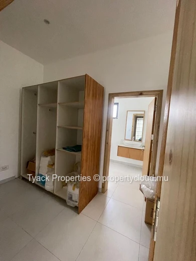 Spacious Luxury Villa with Private Amenities – Grand Baie