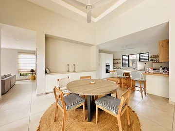 4 Bedroom Villa