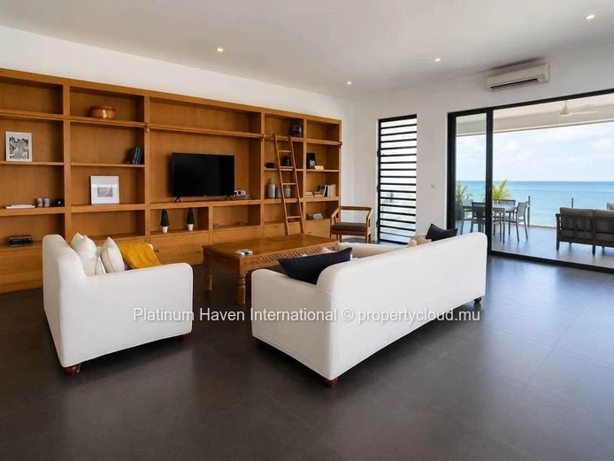 UN PENTHOUSE TROPHÉE EN FRONT DE MER À PÉREYBÈRE – Rs 80 Millions 