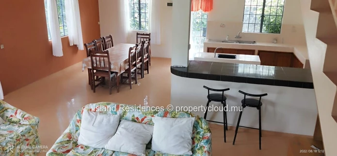 Cottage - Spacieuse Maison familiale  meublée avec un beau jardin tropical et proche de l'Ecole du Nord