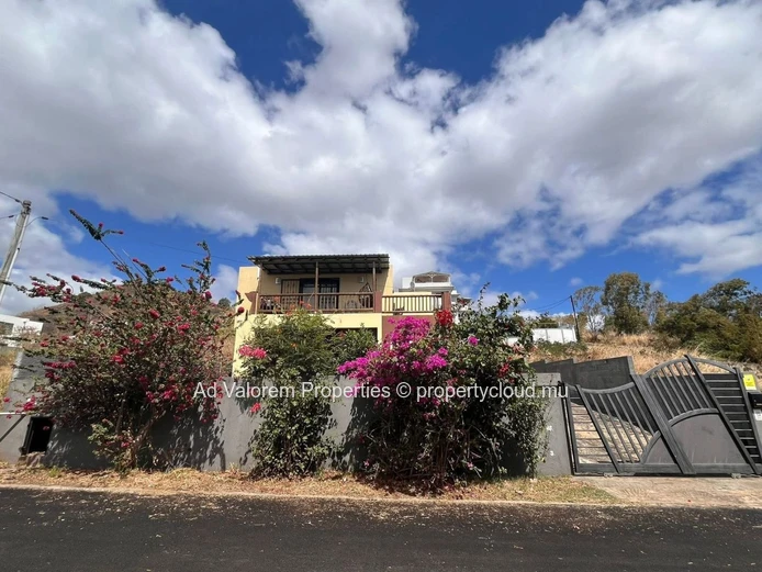 À VENDRE –  Maison à étage - Coromandel