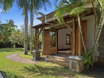 6 Bedroom House