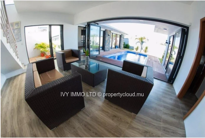 Spacious Villa for Long Term Rent   Located at the beautiful #grandbaie      Rent 90 000MUR  Pool and garden maintena...