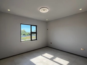 5 Bedroom Villa