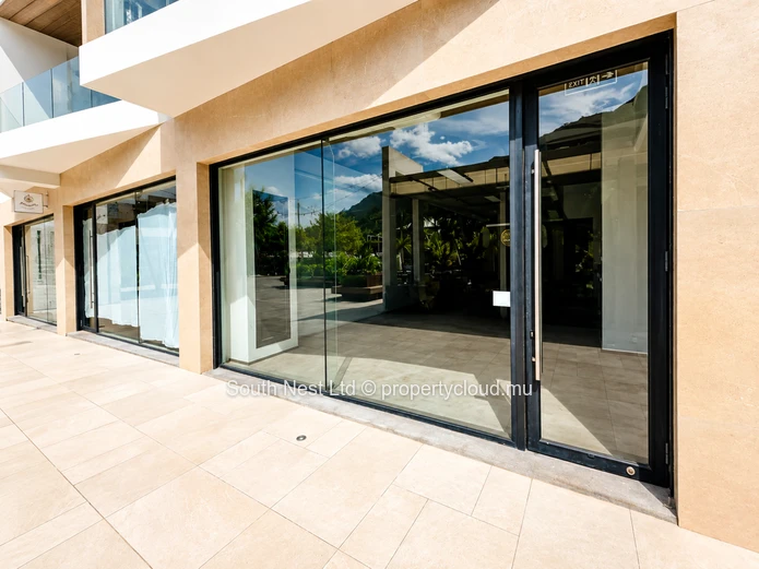 Local commercial à La Preneuse – À vendre ou à louer