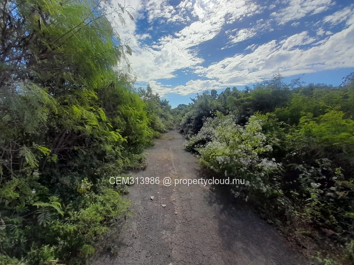7 Perches Residential Land for Sale – Pereybere 