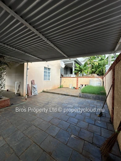 Maison à louer à Verger Les Bains, Pointe aux Sables | 30 000 Rs/mois (négociable)