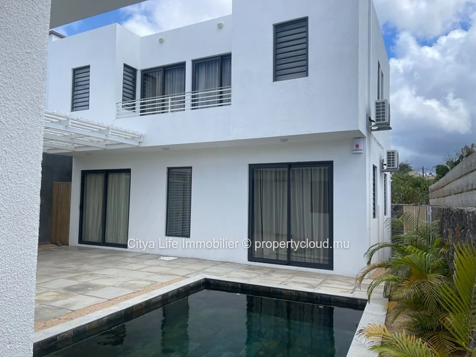 Maison 3 chambres avec piscine privée à vendre à Grand Baie