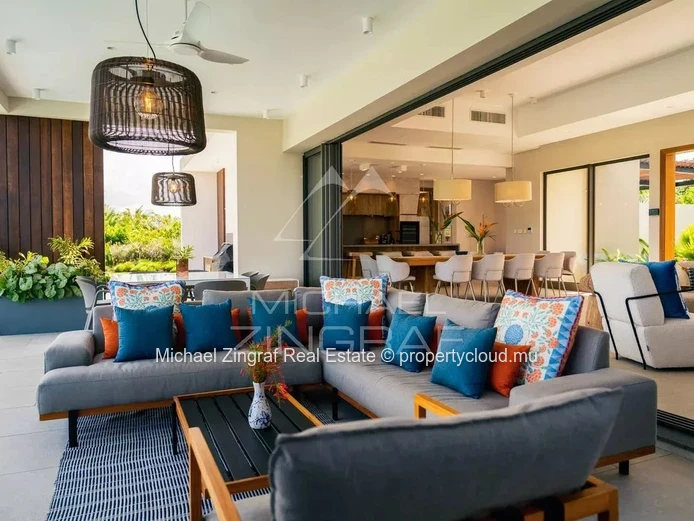 Exceptional Villa with Panoramic Views in Anahita