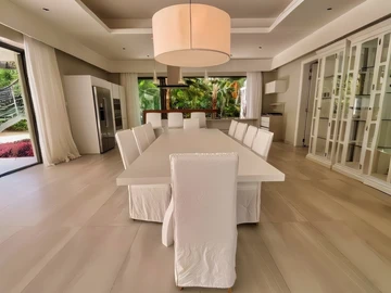 5 Bedroom Villa
