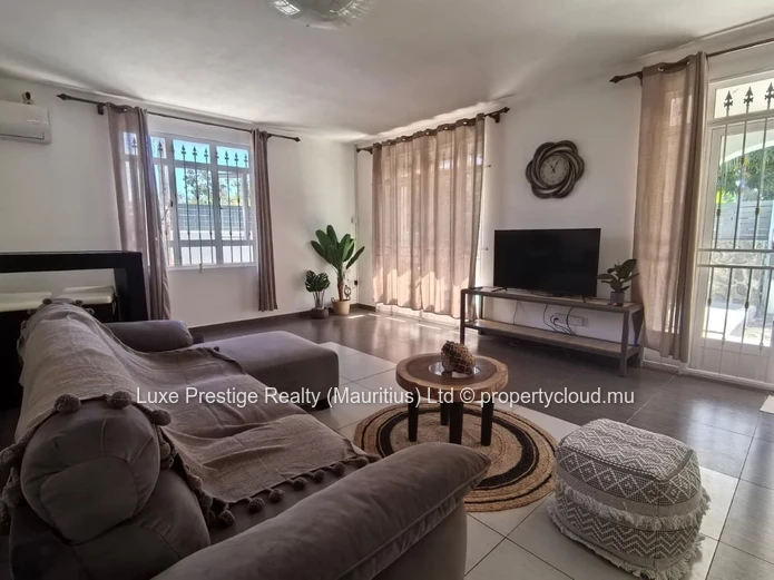 Spacious 4-Bedroom Villa with Private Pool for Rent | 10 Perches | Garage for 2 Cars | Rs 75,000 per Month