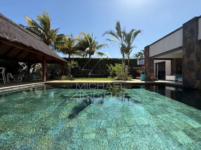 Exceptional Villa in a Residence in Pereybere