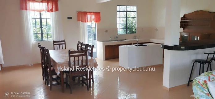 Cottage - Spacieuse Maison familiale  meublée avec un beau jardin tropical et proche de l'Ecole du Nord