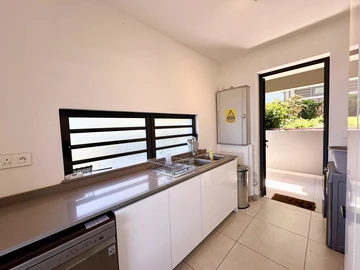 5 Bedroom Villa