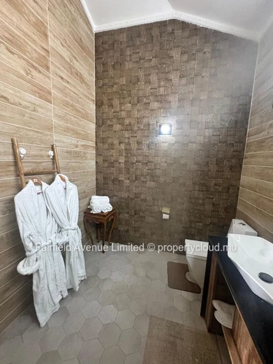 Maison meublée de 5 chambres à louer à Vacoas