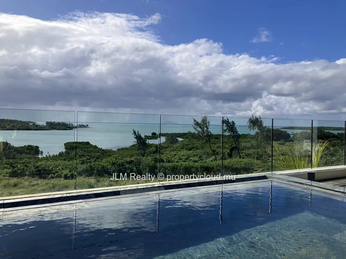 À vendre à St Antoine, Île Maurice : Penthouse en bord de mer, 3 chambres