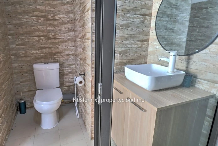 Modern 3-bedroom apartment with balcony