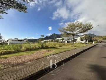 Commercial Land