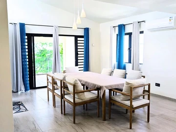 5 Bedroom Villa