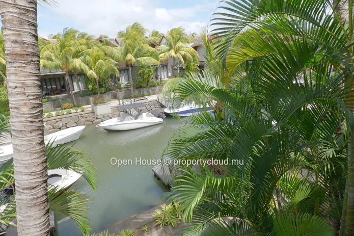 IRS VILLA for sale in Rivière Noire, Black River. 248m² living space, private pool, boat mooring.