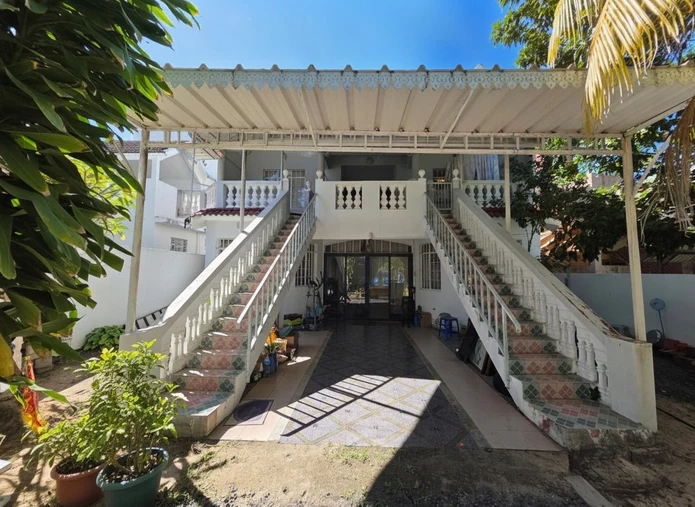 Appartement situé au premier étage disponible à louer à Bain Boeuf