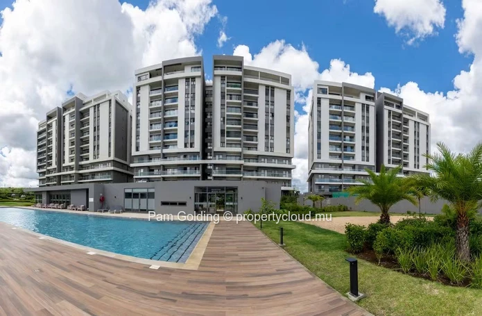 Verdant Garden: Modern Apartments for Sale in a Green Setting