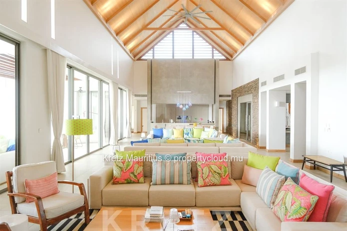 Exceptional Island Signature Villa in the Heart of the Golf Estate