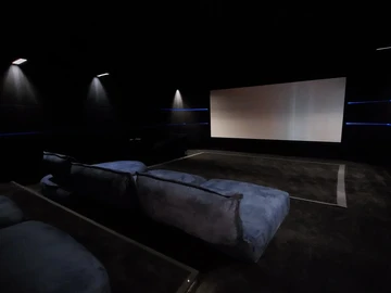 5 Bedroom Villa
