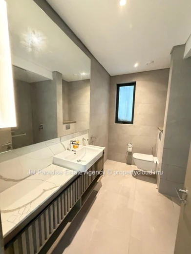 Appartement Moderne Neuf de 150 m² dans une Résidence Sécurisée avec Piscine commune