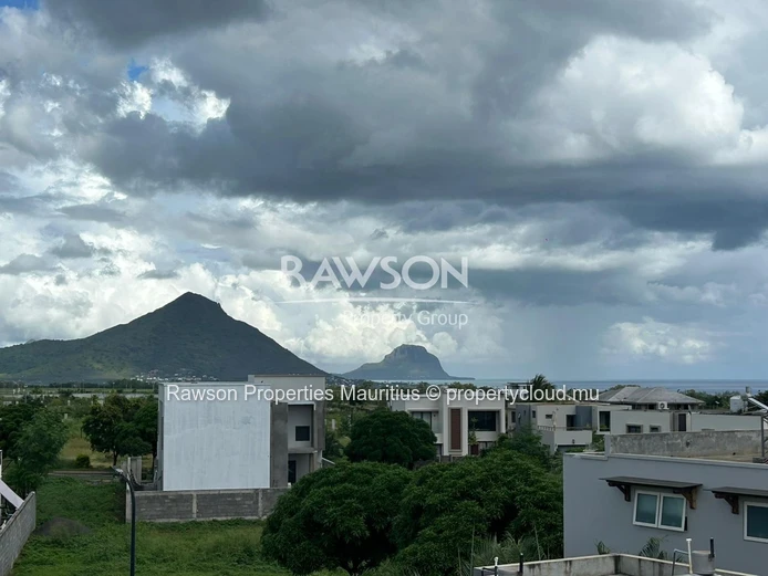 À LOUER – Appartement 3 chambres avec rooftop privé | Flic en Flac