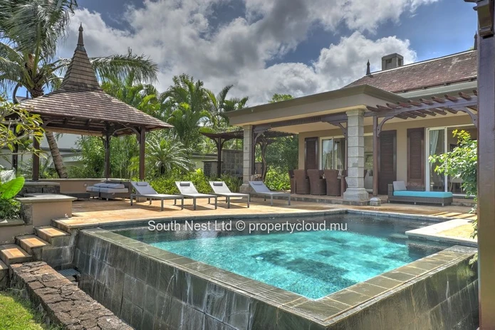 Villa d'exception avec vue mer et accès plage