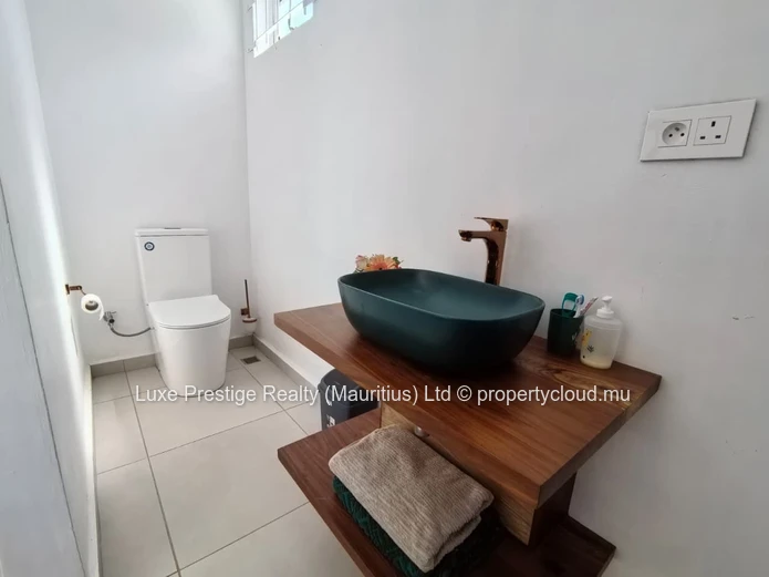 Brand-New Luxury 4-Bedroom Ensuite Villa for Sale in Mont Pascal | 15 Perches | Near Grand Baie & Northfields Interna...