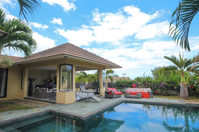 Single storey villa in Tamarin