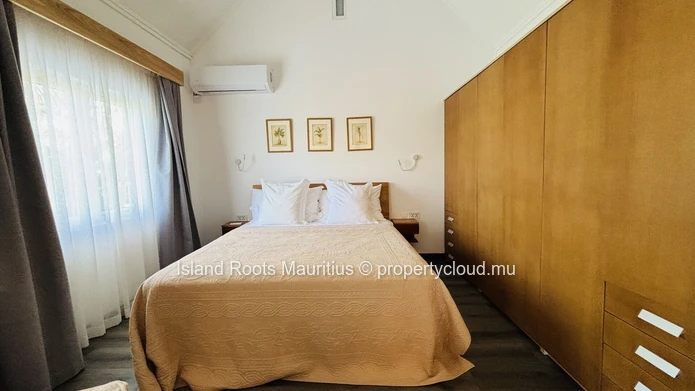 Duplex de 3 chambres à Bain Boeuf, non loin de la plage publique.