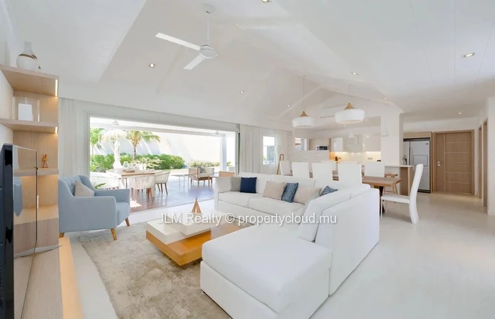 Villa Meublée avec Piscine à Vendre à Grand Baie, Île Maurice