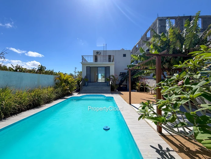 À Vendre | Maison Neuve Avec Piscine | 3 Chambres + Bureau Séparé + Espace De Rangement | Région De Mont Mascal | Rs ...