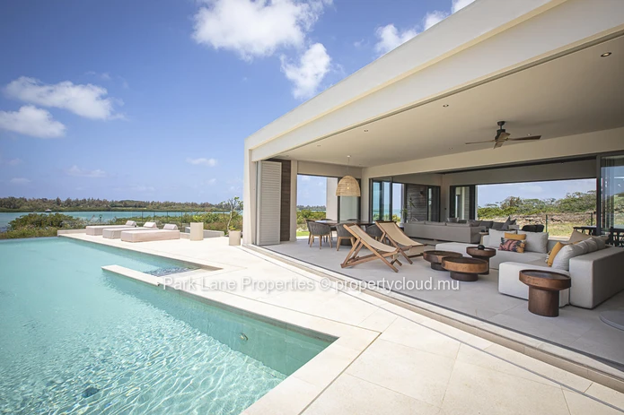 Villa d’exception avec vue panoramique sur le lagon, à vendre dans l’Est de l’île Maurice.