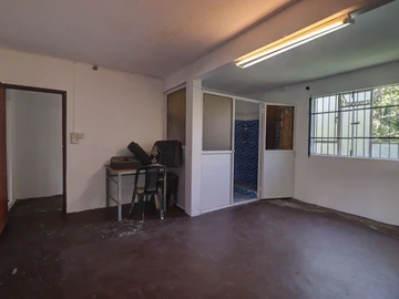 6 Bedroom House