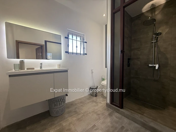 Fully Renovated 3-Bedroom Duplex Apartment With Communal Pool – Chemin Vingt Pieds, Grand Baie