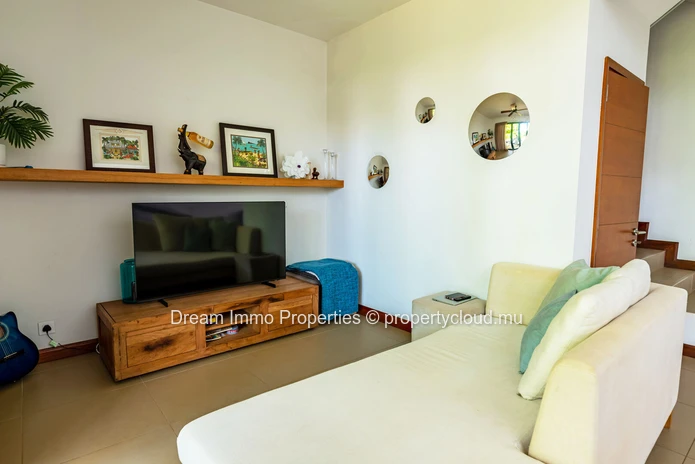 Élégant townhouse de 3 chambres avec rooftop vue mer dans un village entre mer et golf à Haute Rive – Ile Maurice