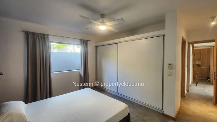 Belle villa moderne de 4 chambres à Moka, récemment rénovée avec piscine privée, cuisine américaine et vue sur la mon...