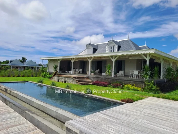 Villa for sale.