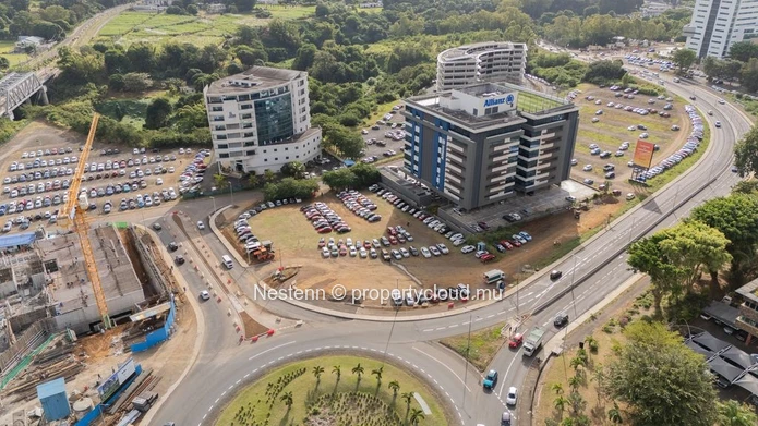 Building plot in a prime location - Ebène - Parking - Potential building