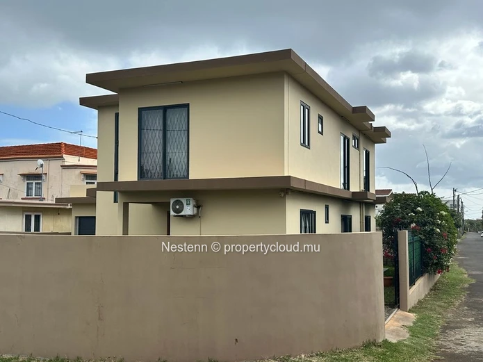  Belle Maison Semi-Meublée dans un Quartier Paisible  
